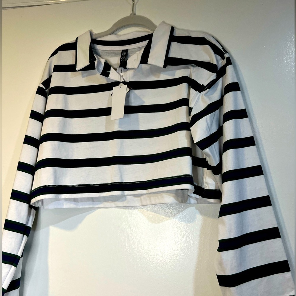 Crop Top Blue and Green XS NWT